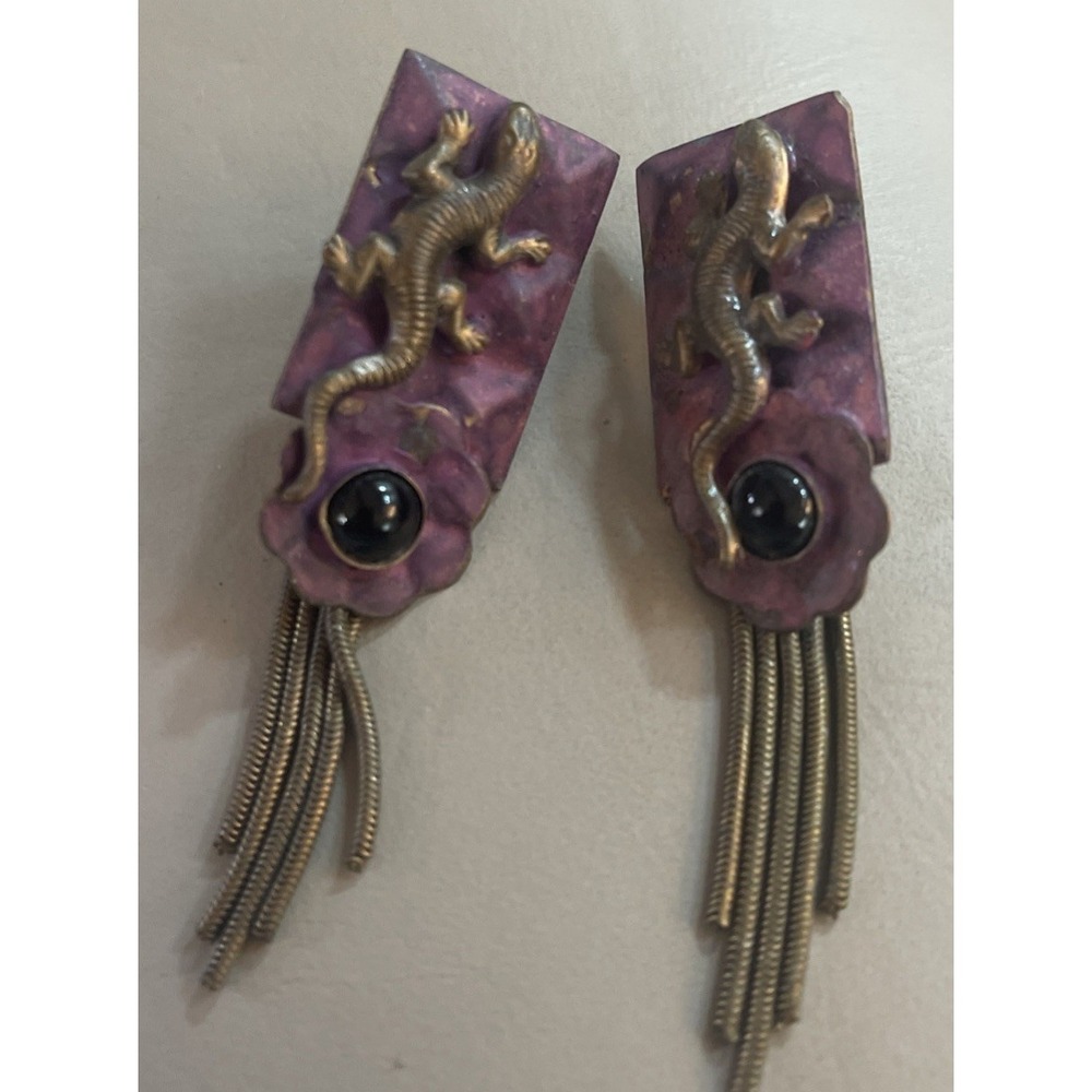Vintage Lizard Gecko Figural Dangle Drop Earrings Stone Metal Handmade
